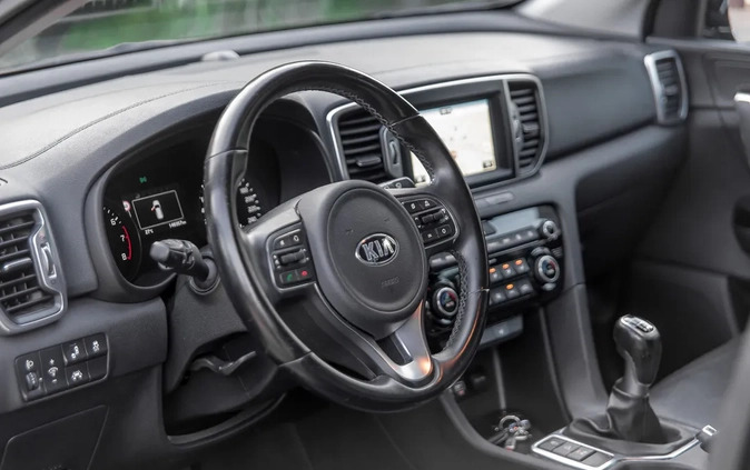 Kia Sportage cena 67900 przebieg: 148367, rok produkcji 2016 z Praszka małe 562